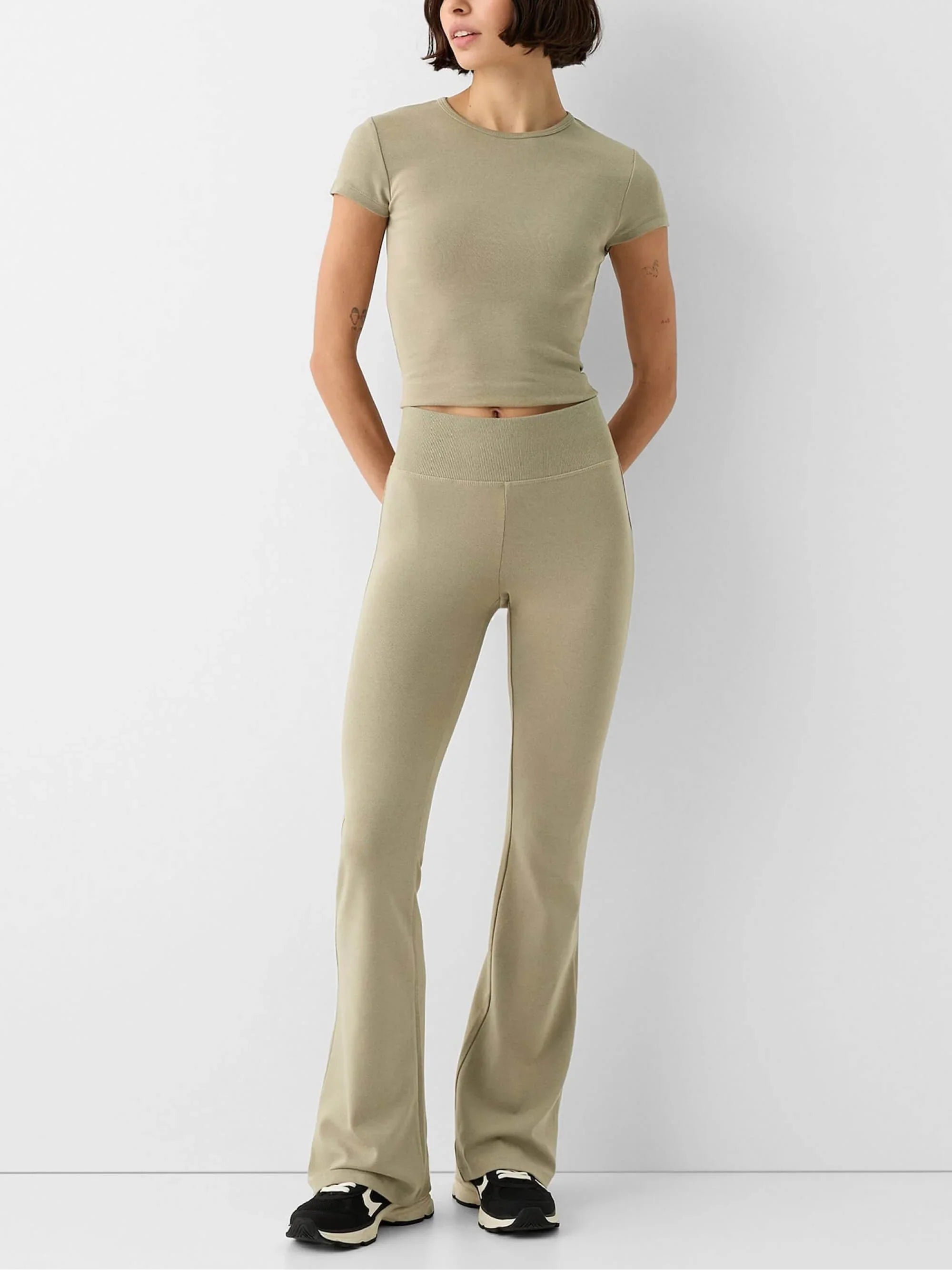 Flared Hosen