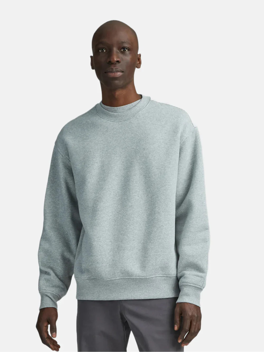 A Crewneck Pelikán
